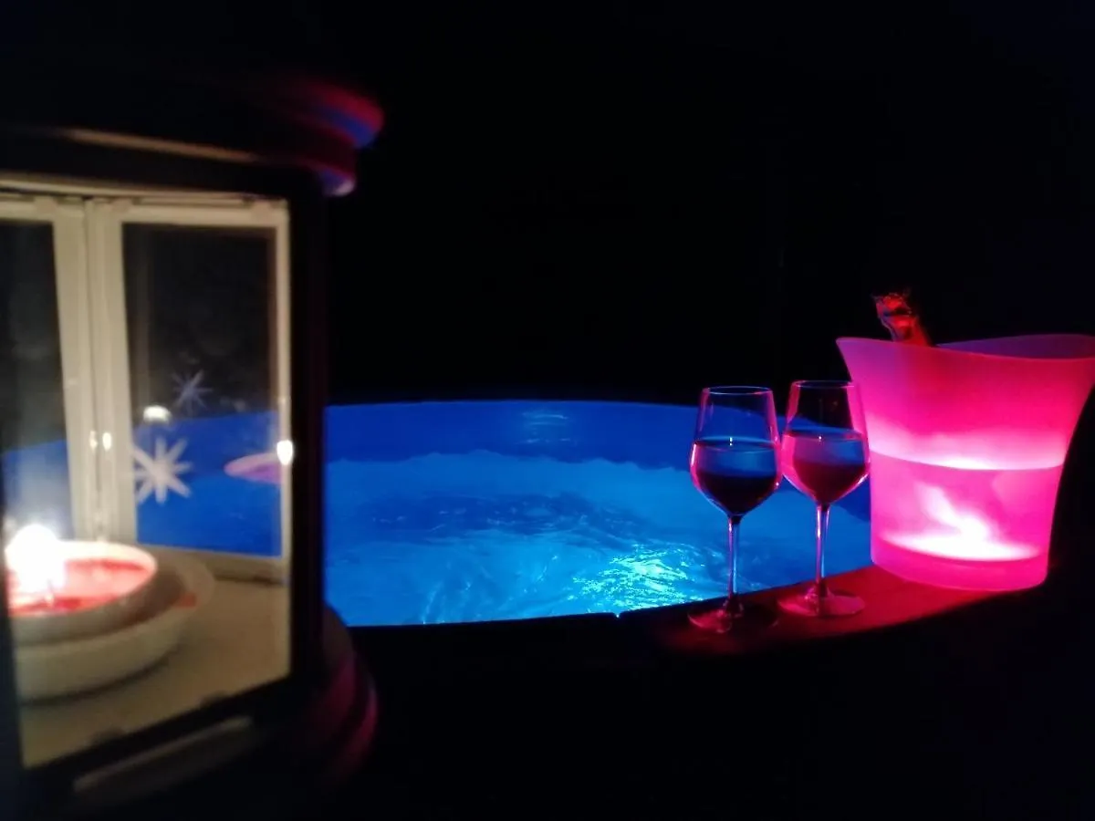 Chalet Cuore Selvatico Monno Guest house